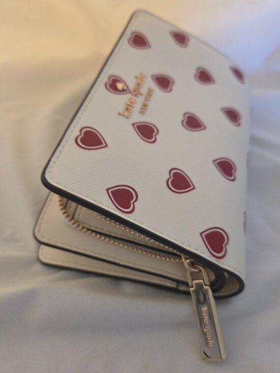 Kate Spade Cream Heart Print Wallet - Medium Zip Around -- Card Organizer - Picture 3 of 6